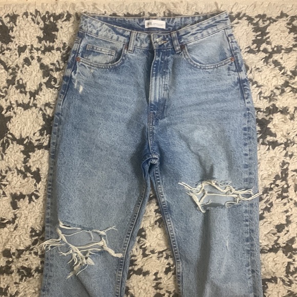 Zara ripped mom fit jeans - Picture 5 of 7